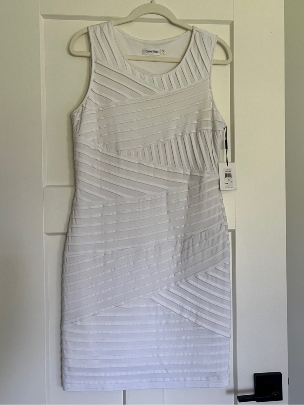 Calvin Klein Sleeveless Banded Bodycon Sheath Dress White Size 12 NWT - Picture 3 of 7